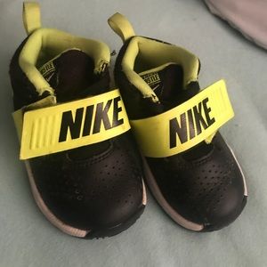 Like New toddler Nike shoes